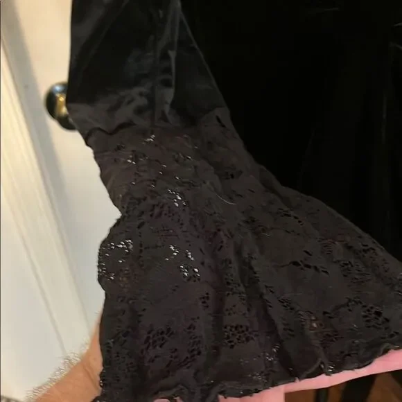 Vintage Nan Black Velour V-Neck Lace Sleeves Pullover Top Goth Emo Witchy - Picture 3 of 8